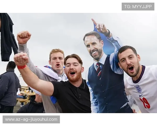 球迷激情四溢吹响足球喇叭让赛场气氛燃烧升级的背后故事